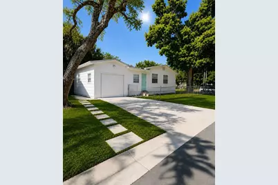 1543 43rd Street S, Saint Petersburg, FL 33711 - Photo 1