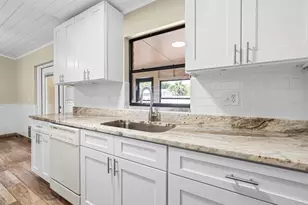 1205 Mohrlake Dr, Brandon, FL 33511 - Photo 15