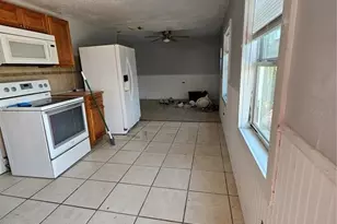 7810 Boca Ciega Dr, Saint Pete Beach, FL 33706 - Photo 5