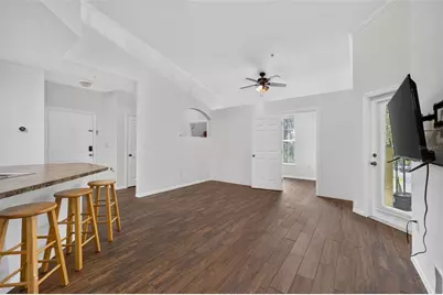 10103 Courtney Oaks Circle #302, Tampa, FL 33619 - Photo 7