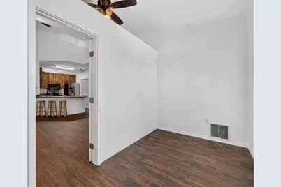 10103 Courtney Oaks Circle #302, Tampa, FL 33619 - Photo 11