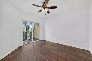10103 Courtney Oaks Cir, Tampa, FL 33619 - Photo 15