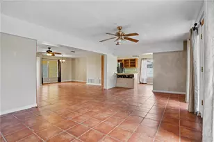 1874 62nd Pl S, Saint Petersburg, FL 33712 - Photo 9