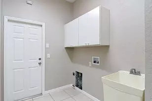 10221 Garden Alcove Dr, Tampa, FL 33647 - Photo 51