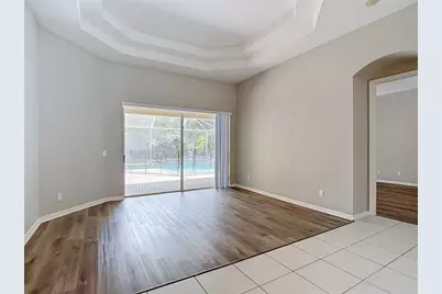10221 Garden Alcove Drive, Tampa, FL 33647 - Photo 9