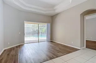 10221 Garden Alcove Dr, Tampa, FL 33647 - Photo 9