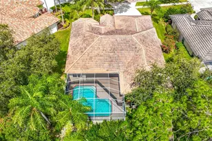 10221 Garden Alcove Dr, Tampa, FL 33647 - Photo 3
