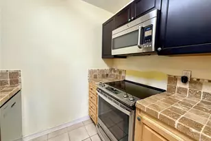 4784 Beach Dr SE, Saint Petersburg, FL 33705 - Photo 5
