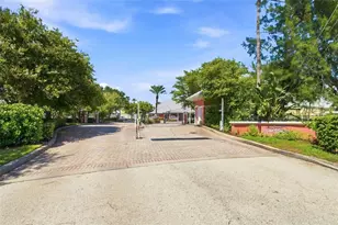 3889 Pompano Dr SE, Saint Petersburg, FL 33705 - Photo 43