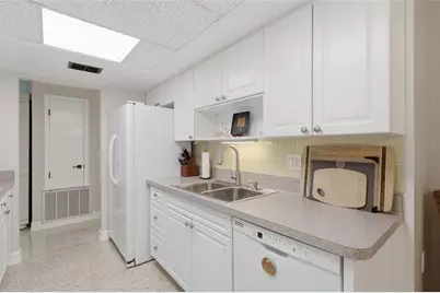 8403 S Flintrock Court, Tampa, FL 33615 - Photo 13