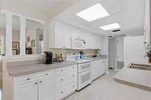 8403 S Flintrock Ct, Tampa, FL 33615 - Photo 11