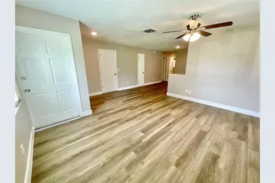 4041 53rd Avenue N, Saint Petersburg, FL 33714 - Photo 9