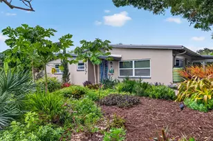 6677 Poinsettia Ave S, Saint Petersburg, FL 33707 - Photo 3