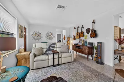 6677 Poinsettia Avenue S, Saint Petersburg, FL 33707 - Photo 9