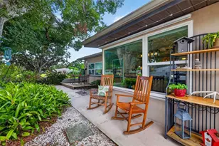 6677 Poinsettia Ave S, Saint Petersburg, FL 33707 - Photo 5