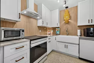 6677 Poinsettia Ave S, Saint Petersburg, FL 33707 - Photo 13