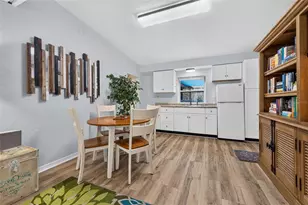 6677 Poinsettia Ave S, Saint Petersburg, FL 33707 - Photo 27