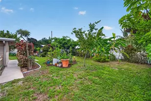 6677 Poinsettia Ave S, Saint Petersburg, FL 33707 - Photo 43