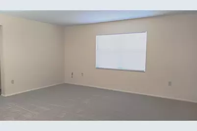 327 34th Avenue N #304, Saint Petersburg, FL 33704 - Photo 3