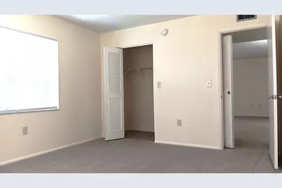327 34th Avenue N #304, Saint Petersburg, FL 33704 - Photo 9