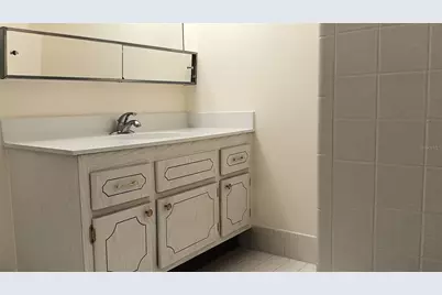327 34th Avenue N #304, Saint Petersburg, FL 33704 - Photo 11