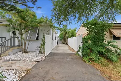 2710 16th Avenue N, Saint Petersburg, FL 33713 - Photo 3