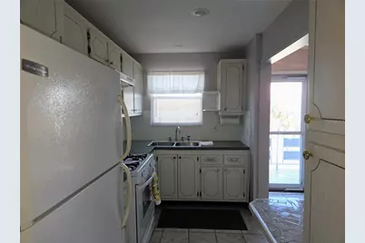 3018 59th Street S #303, Gulfport, FL 33707 - Photo 7