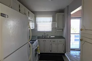 3018 59th St S, Gulfport, FL 33707 - Photo 7