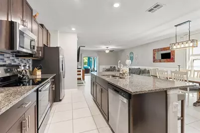 407 Royal Empress Drive, Ruskin, FL 33570 - Photo 13