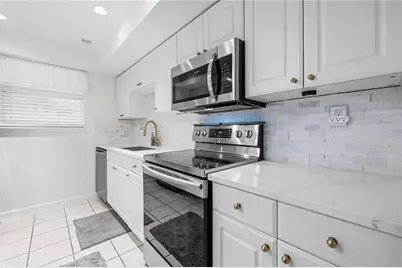 782 Village Lake Terrace N #103, Saint Petersburg, FL 33716 - Photo 15