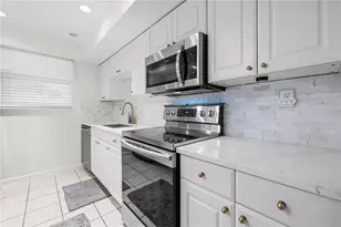 782 Village Lake Terrace N, Saint Petersburg, FL 33716 - Photo 15