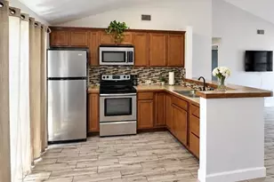 9408 Rosebury Ct, Tampa, FL 33615 - Photo 5