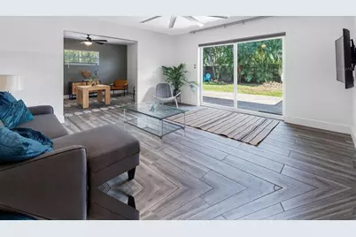 439 Capri Way NE, Saint Petersburg, FL 33704 - Photo 11