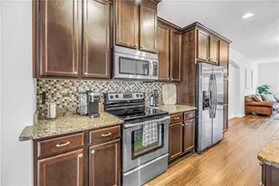 9715 Bay Grove Ln, Tampa, FL 33615 - Photo 5