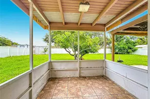839 Southern Pine Ln, Sarasota, FL 34243 - Photo 25