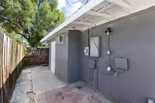 2313 E 111th Ave, Tampa, FL 33612 - Photo 33