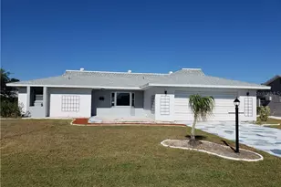 1212 Fordham Dr, Sun City Center, FL 33573 - Photo 1
