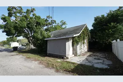 2135 44th Street S, Saint Petersburg, FL 33711 - Photo 3