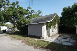 2135 44th St S, Saint Petersburg, FL 33711 - Photo 3