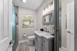 9009 1st St NE, Saint Petersburg, FL 33702 - Photo 23