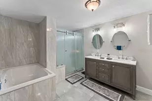 9009 1st St NE, Saint Petersburg, FL 33702 - Photo 5