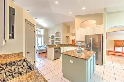 5847 Heronrise Crescent Drive, Lithia, FL 33547 - Photo 9