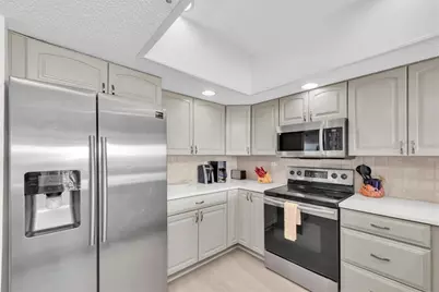 14710 Gulf Boulevard #206, Madeira Beach, FL 33708 - Photo 13