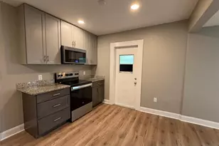 101 W Lemon St, Tarpon Springs, FL 34689 - Photo 5