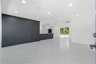 8011 Fountain Ave, Tampa, FL 33615 - Photo 9