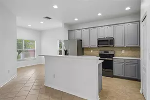 1810 Mira Lago Cir, Ruskin, FL 33570 - Photo 15