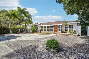 1010 45th St N, Saint Petersburg, FL 33713 - Photo 1