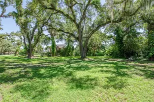 1510 22nd Ave S, Saint Petersburg, FL 33705 - Photo 1