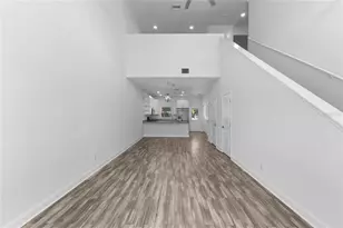 8702-8708 Kenyon View Ct, Tampa, FL 33614 - Photo 9