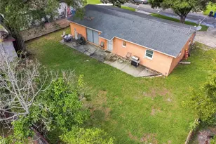 802 Papaya Dr, Tampa, FL 33619 - Photo 3